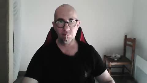 Snapshot of mat11efou chatting on 03-05-26, 10:22 mat11efou online show from 03-05-26, 10:22