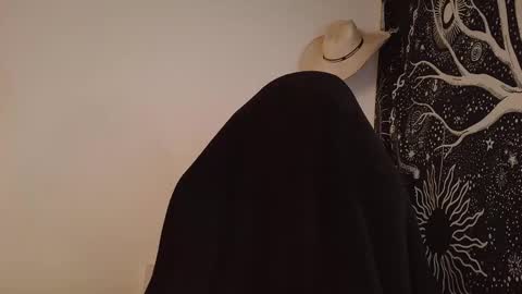 Mateo online show from 11-29-25, 05:05