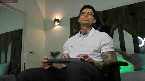 mateo_dilucajs1 online show from 02-04-26, 11:42