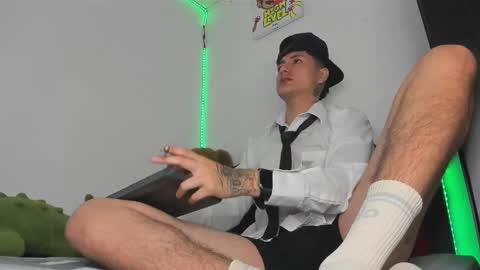 mateo_escobar online show from 03-02-26, 09:21