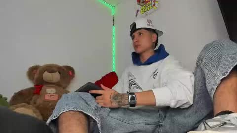 mateo_escobar online show from 03-22-26, 08:07