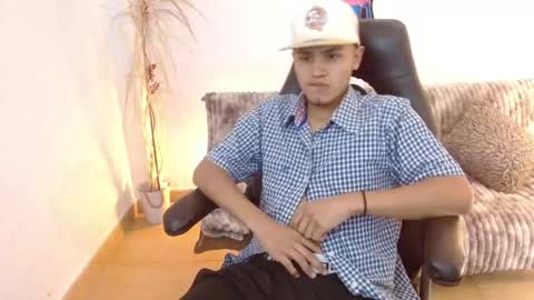 Snapshot of mateo_peet chatting on 02-01-26, 03:38 Mateo online show from 02-01-26, 03:38