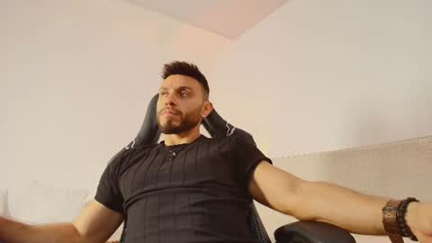 Snapshot of mateo_vega_ chatting on 06-24-26, 04:00 MATEO online show from 06-24-26, 04:00