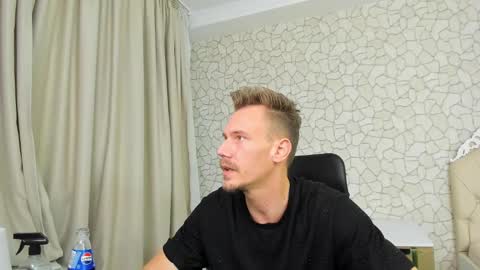 Snapshot of mateobenjamin chatting on 12-19-24, 08:44 MateoBenjamin online show from 12-19-24, 08:44