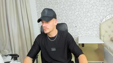 Snapshot of mateobenjamin chatting on 12-27-24, 10:37 MateoBenjamin online show from 12-27-24, 10:37