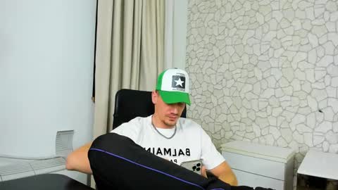 Snapshot of mateobenjamin chatting on 01-07-25, 08:31 MateoBenjamin online show from 01-07-25, 08:31