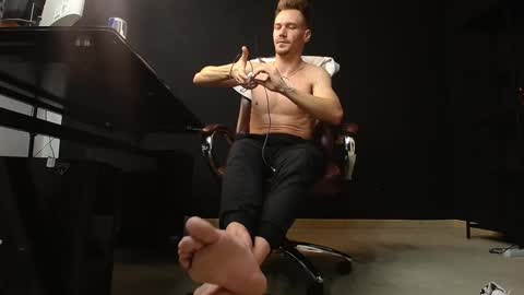 Snapshot of mateobenjamin chatting on 01-14-25, 04:08 MateoBenjamin online show from 01-14-25, 04:08