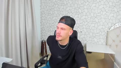 Snapshot of mateobenjamin chatting on 01-22-25, 07:34 MateoBenjamin online show from 01-22-25, 07:34