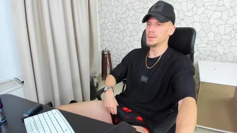Snapshot of mateobenjamin chatting on 02-08-25, 02:49 MateoBenjamin online show from 02-08-25, 02:49