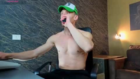 Snapshot of mateobenjamin chatting on 03-02-26, 12:45 MateoBenjamin online show from 03-02-26, 12:45