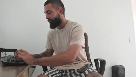 Snapshot of matheusbeard2 chatting on 12-09-24, 06:25 Matheus online show from 12-09-24, 06:25