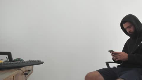 Snapshot of matheusbeard2 chatting on 12-10-24, 04:17 Matheus online show from 12-10-24, 04:17
