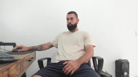 Snapshot of matheusbeard2 chatting on 12-11-24, 02:11 Matheus online show from 12-11-24, 02:11