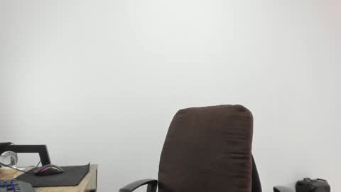 Snapshot of matheusbeard2 chatting on 12-12-24, 01:06 Matheus online show from 12-12-24, 01:06
