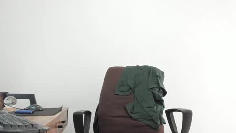 Snapshot of matheusbeard2 chatting on 01-11-25, 07:27 Matheus online show from 01-11-25, 07:27