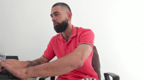 Snapshot of matheusbeard2 chatting on 01-17-25, 06:23 Matheus online show from 01-17-25, 06:23