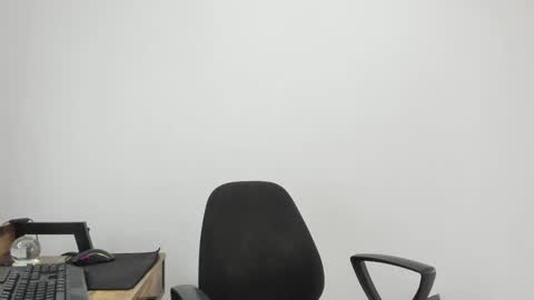 Snapshot of matheusbeard2 chatting on 01-28-25, 08:36 Matheus online show from 01-28-25, 08:36