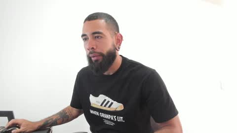 Snapshot of matheusbeard2 chatting on 01-30-25, 09:36 Matheus online show from 01-30-25, 09:36