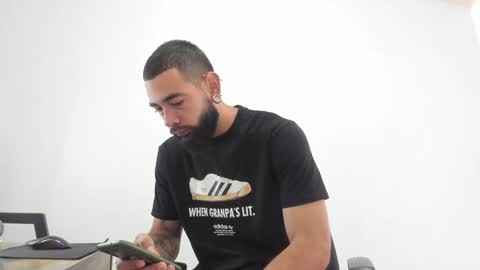 Snapshot of matheusbeard2 chatting on 01-31-25, 03:44 Matheus online show from 01-31-25, 03:44