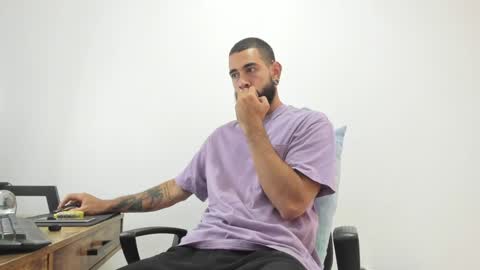 Snapshot of matheusbeard2 chatting on 02-03-25, 09:29 Matheus online show from 02-03-25, 09:29