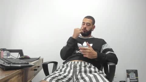Snapshot of matheusbeard2 chatting on 02-13-25, 10:43 Matheus online show from 02-13-25, 10:43