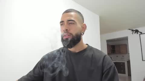 Snapshot of matheusbeard2 chatting on 03-04-25, 08:27 Matheus online show from 03-04-25, 08:27