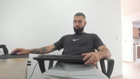 Snapshot of matheusbeard2 chatting on 03-06-25, 03:45 Matheus online show from 03-06-25, 03:45