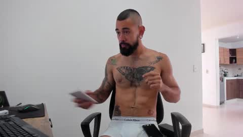 Snapshot of matheusbeard2 chatting on 09-30-25, 06:13 Matheus online show from 09-30-25, 06:13