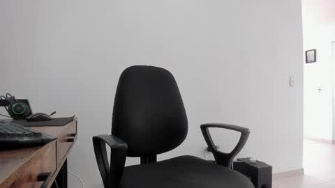 Snapshot of matheusbeard2 chatting on 10-21-25, 02:40 Matheus online show from 10-21-25, 02:40