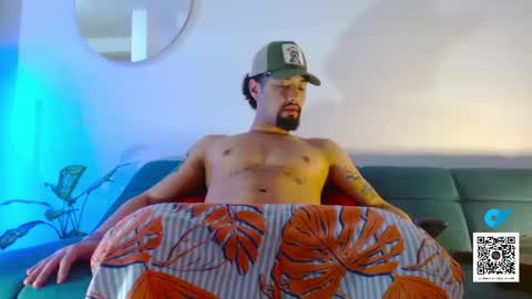 STRURIBE ON INSTAGRAM online show from 10-31-25, 07:37