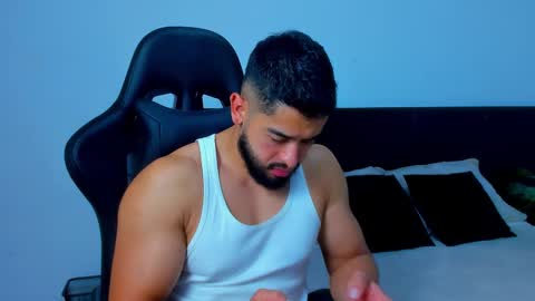 Mathew Flintt  online show from 02-06-26, 01:43