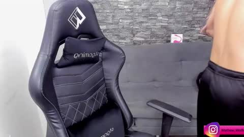 Snapshot of mathew_wolf4 chatting on 10-16-25, 01:56 Mathew Independent model online show from 10-16-25, 01:56