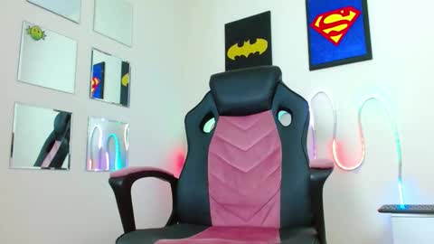 mathewhot3 online show from 11-26-25, 10:33