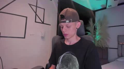 MathewSanz  online show from 04-02-26, 12:36