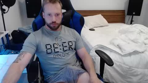 Snapshot of mathieu6606 chatting on 02-22-26, 05:51 Math online show from 02-22-26, 05:51