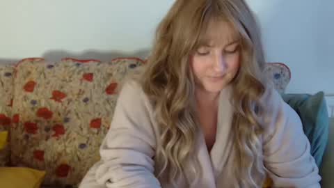 Snapshot of mathilde_solveig chatting on 12-15-24, 12:28 mathilde_solveig online show from 12-15-24, 12:28