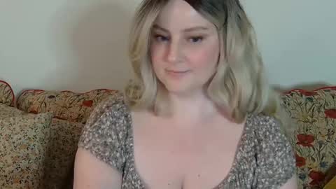 Snapshot of mathilde_solveig chatting on 02-08-25, 07:49 mathilde_solveig online show from 02-08-25, 07:49