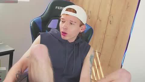 Alejandro Alex online show from 11-30-25, 06:23