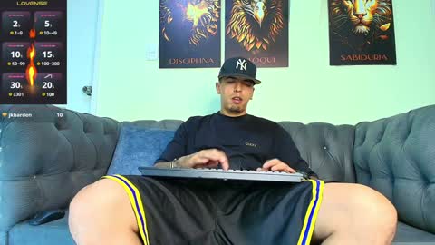 Snapshot of matias_costa chatting on 02-06-25, 11:15 MATIAS COSTA online show from 02-06-25, 11:15