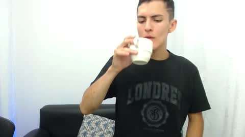 Matias online show from 10-28-25, 01:58