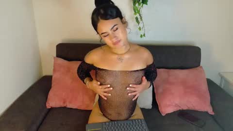 Snapshot of matildataylor__ chatting on 05-17-26, 12:12 Matilda online show from 05-17-26, 12:12
