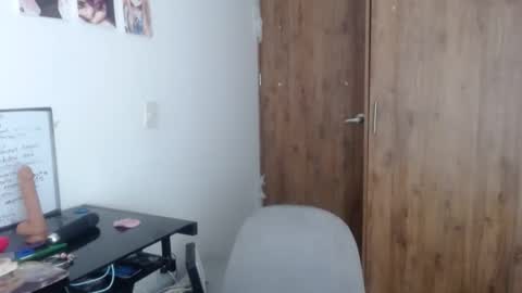 Snapshot of matilde27 chatting on 12-24-24, 05:02 Daniela online show from 12-24-24, 05:02