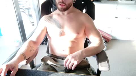 Snapshot of matt89aus chatting on 02-19-25, 07:39 MRD online show from 02-19-25, 07:39