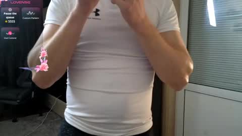 Snapshot of matt_aniston chatting on 04-18-26, 07:58 Matt online show from 04-18-26, 07:58