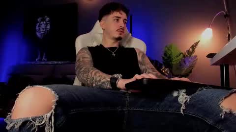 Snapshot of matt_thestud chatting on 03-06-26, 08:33 Matt online show from 03-06-26, 08:33