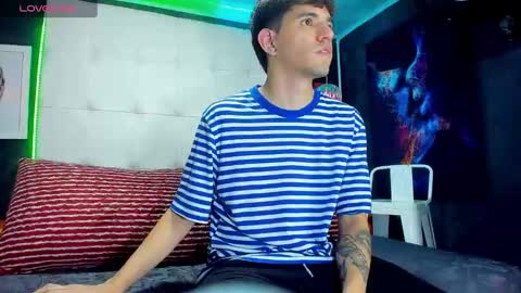 Snapshot of matteo12_ chatting on 09-17-25, 04:25 ---Matteo--- online show from 09-17-25, 04:25