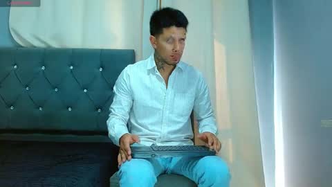 Snapshot of matteo_rreal chatting on 04-14-26, 12:33 MATTEO online show from 04-14-26, 12:33