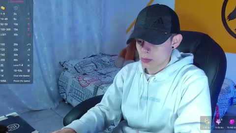 Snapshot of matthewboy_ chatting on 01-16-25, 05:11 MatthewBoy online show from 01-16-25, 05:11