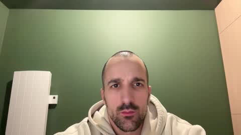 Snapshot of matthias24 chatting on 12-01-25, 11:43 M online show from 12-01-25, 11:43