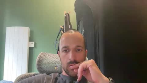 Snapshot of matthias24 chatting on 05-30-26, 11:40 M online show from 05-30-26, 11:40